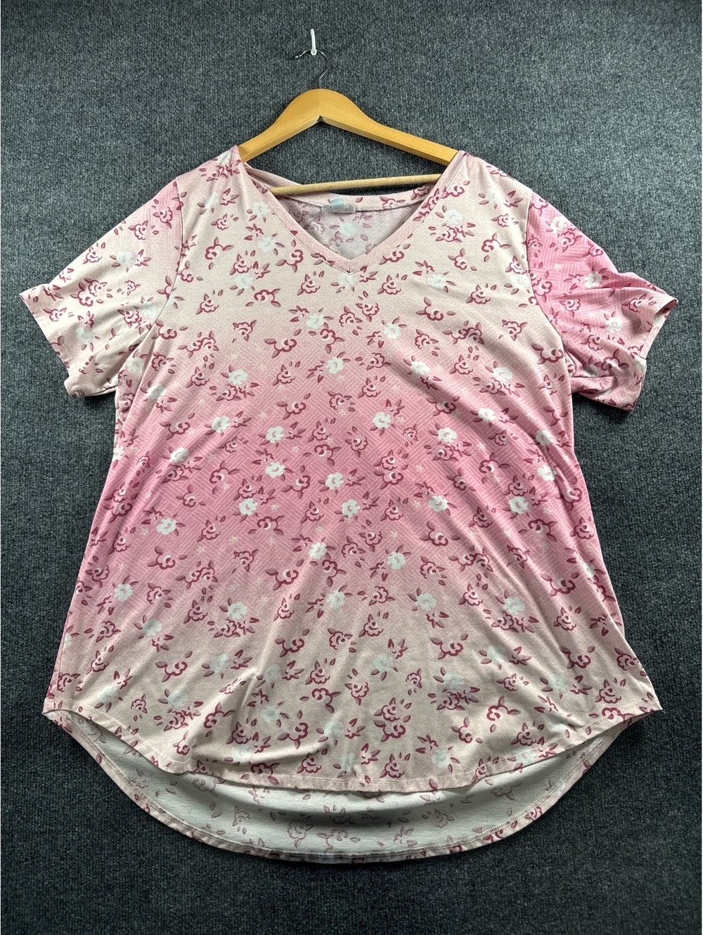 LuLaRoe Women's 2XL Pink Floral V Neck Short Sleeve Tunic Top Blouse Plus Size